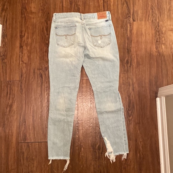 🍍3 for $15🍍 Lucky brand Women’s Distressed Jeans - Picture 3 of 7
